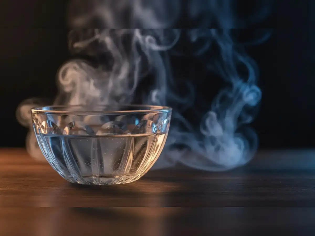 vinegar cigarette smoke Why a Bowl of Can Reduce Smell Indoors vinegar and cigarette smoke How