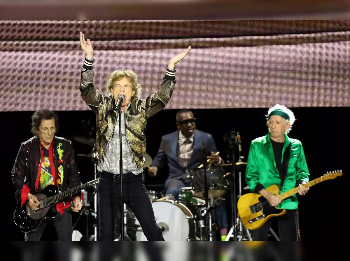 neil young: We’re witnessing the first generation of old pop-rock stars ...