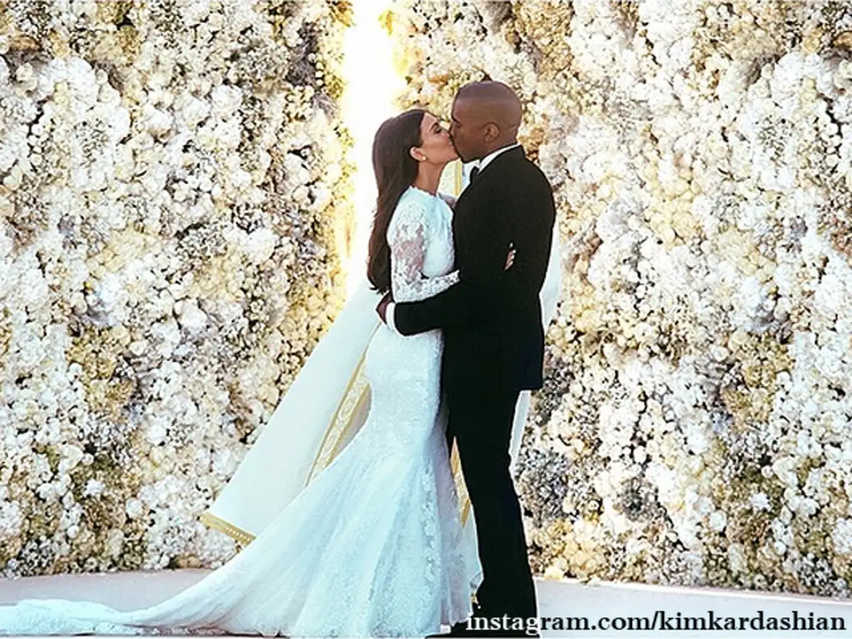 Most Liked Instagram Image Of The Year Kim Kardashian Kanye West Wedding Day Picture The Economic Times