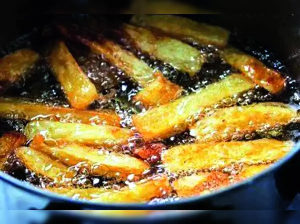 deep-fried snacks: Making, eating deep-fried snacks - The Economic Times