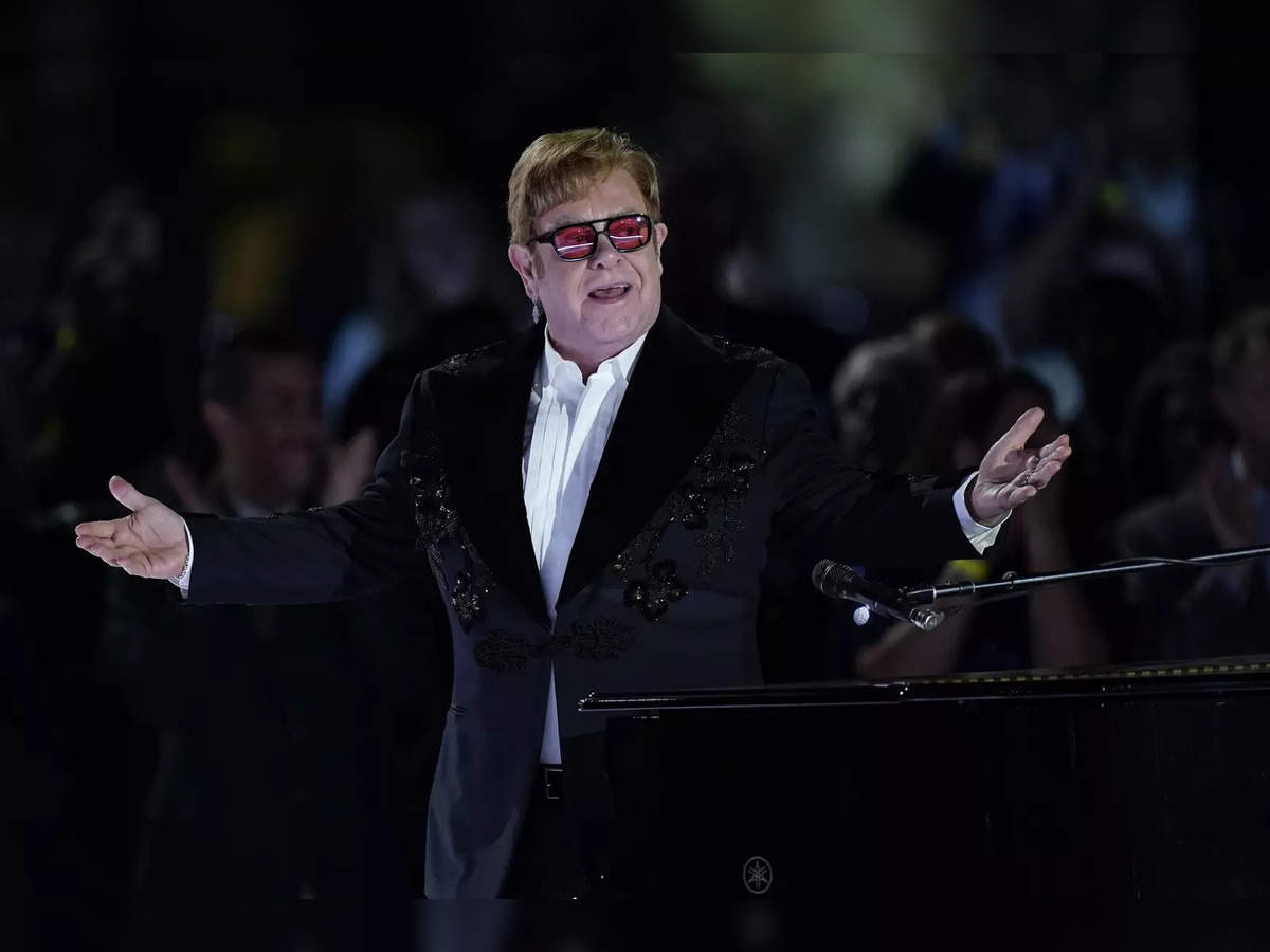 Elton John Announces 'Farewell Yellow Brick Road' Tour Make-Up Dates