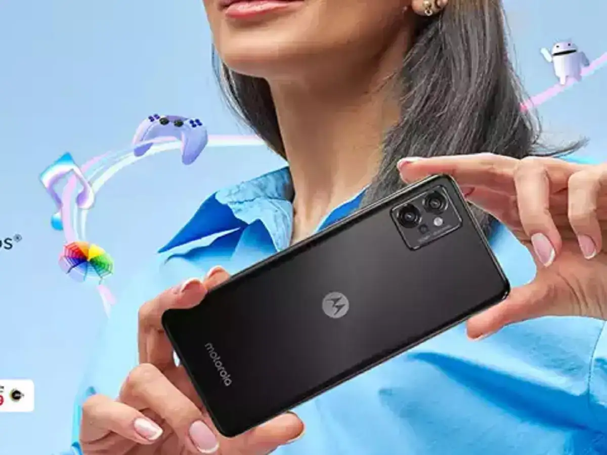 Motorola G32 Smartphone In Satin Silver – 50 MP Kamera, Wasserabweisend, Dolby Atmos Sound | Side Fingerprint, 16 MP Selfie-Kamera