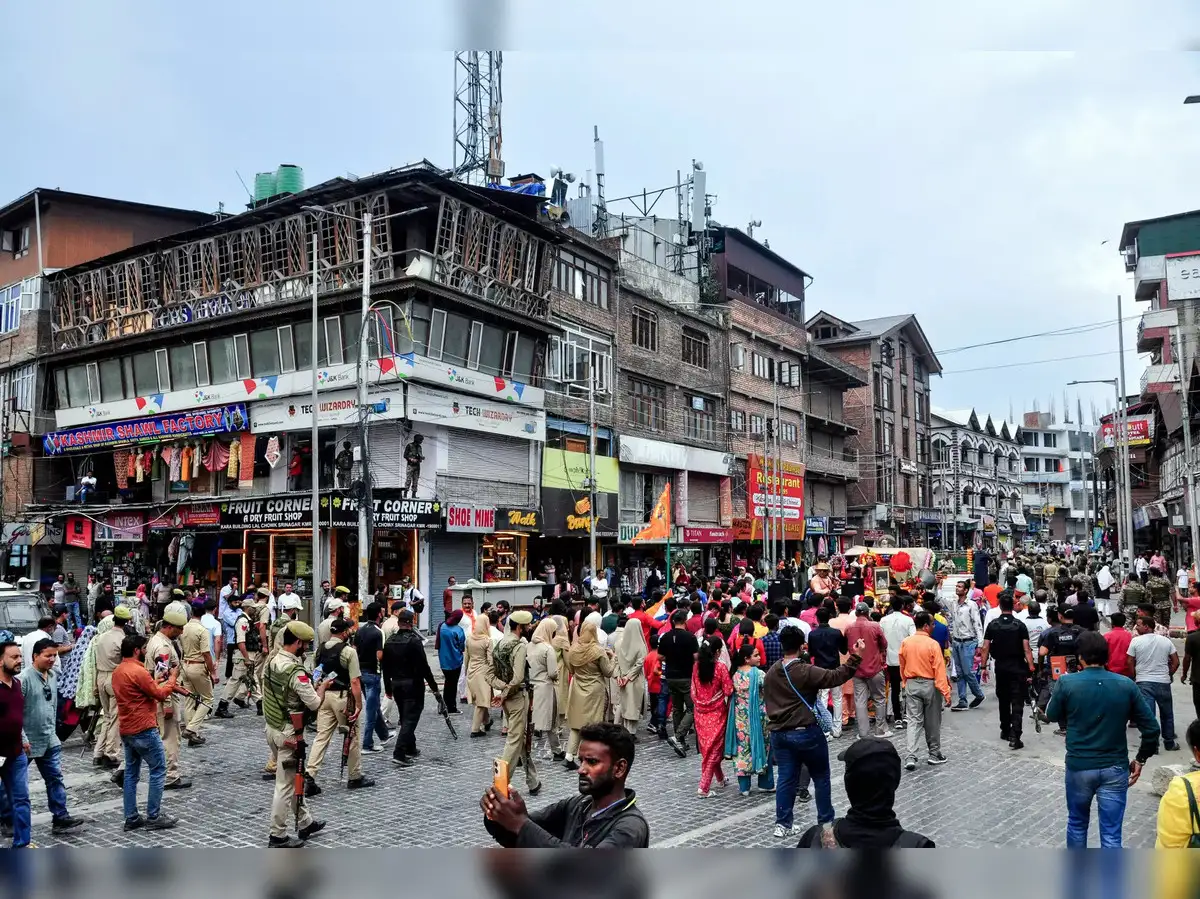 जम्मू-कश्मीर में पहले चरण के चुनाव में 35,000 से अधिक कश्मीरी पंडित मतदान  के पात्र हैं - द इकोनॉमिक टाइम्स
