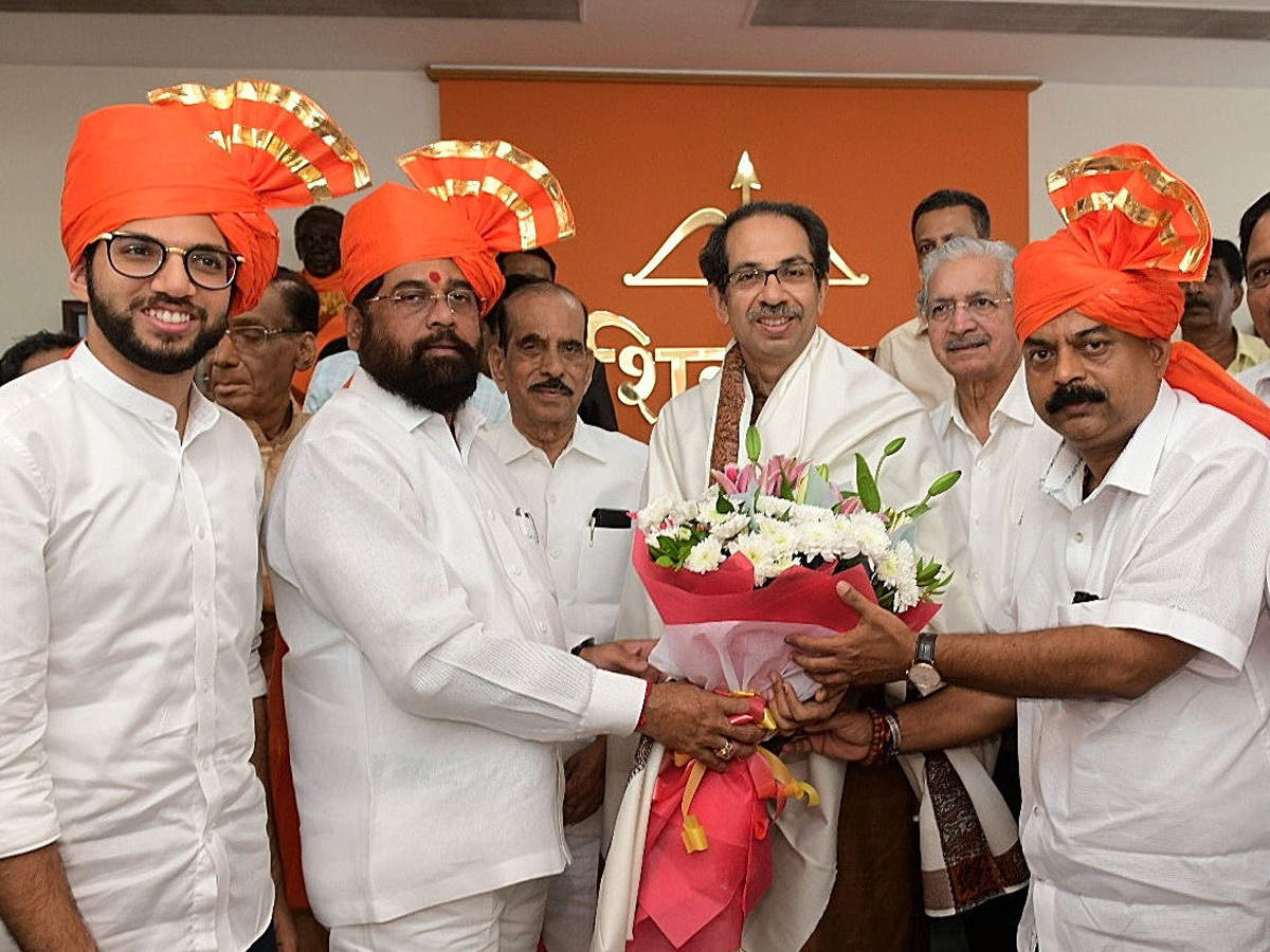 Uddhav Thackeray : Shiv Sena MLAs tell Uddhav Thackeray they want him as  Maharashtra chief minister