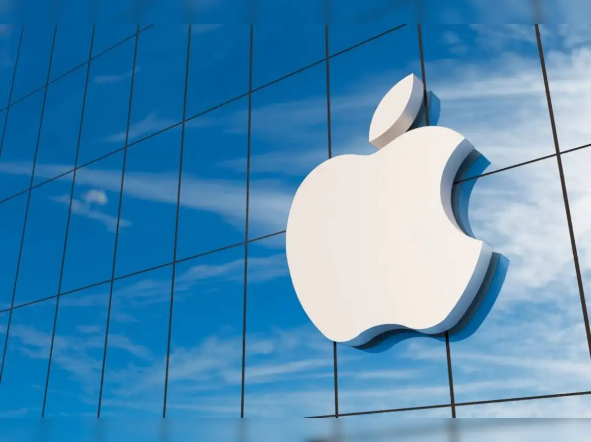 Apple stock surge lifts US stock market: Apple jumps 6% on $100B U.S. plan,  lifts Wall Street—Dow up 97 pts, Nasdaq gains 1% as Shopify, Arista rally;  AMD, Disney slide - The Economic Times