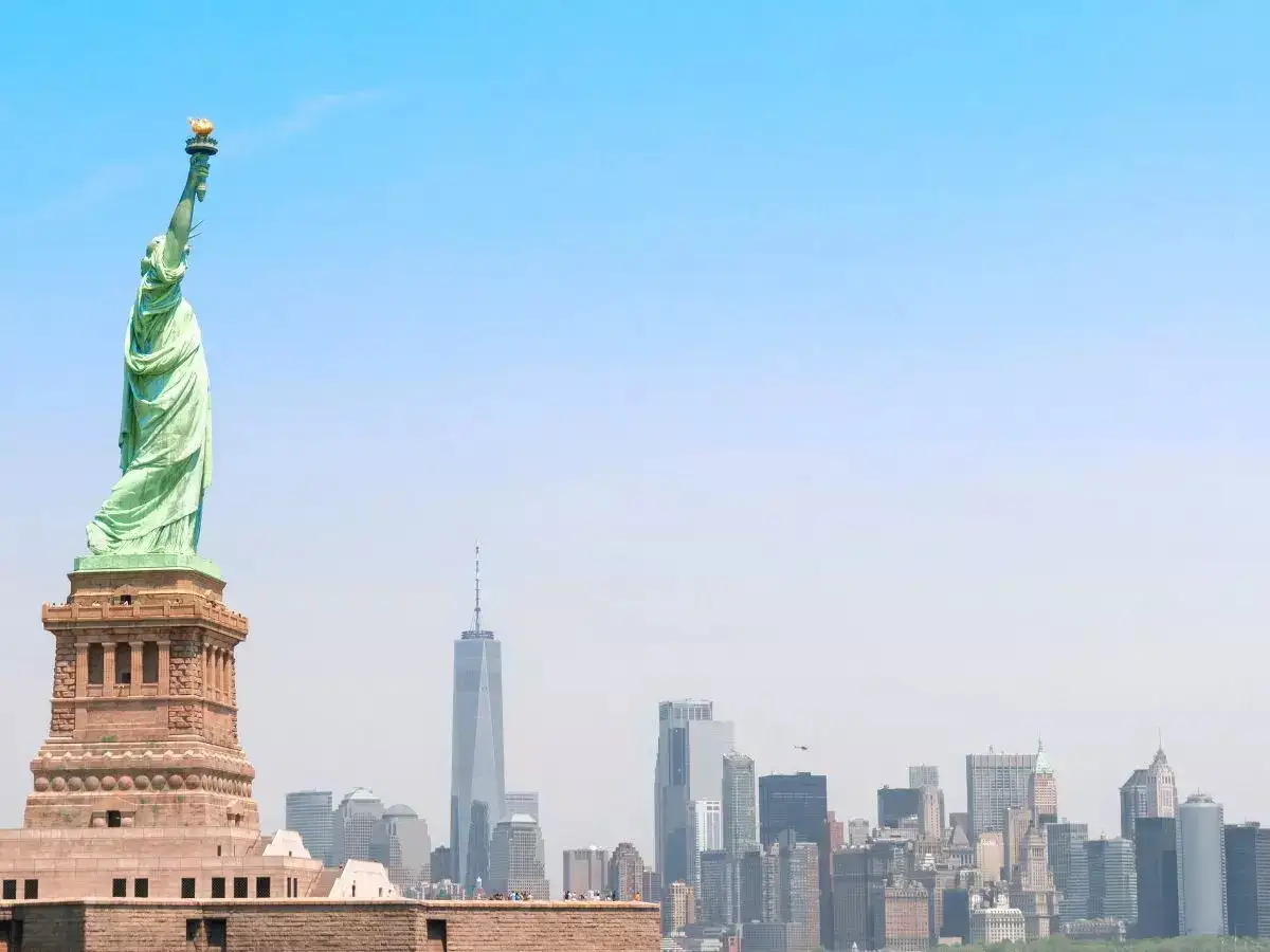 As more people visit New York City, foreign tourists are turning away