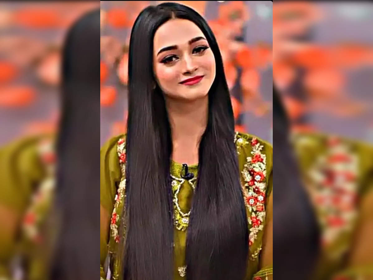 Pakistani Girl Blackmailed Xxx - Pakistani girl Ayesha lip-syncs to Future's popular song 'Mask Off' in a  new video, check out - The Economic Times