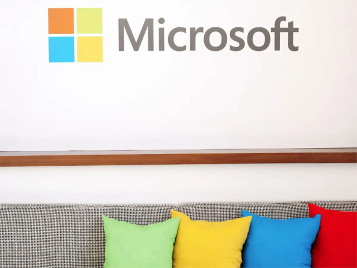 Microsoft bets big on Windows 10 - The Economic Times