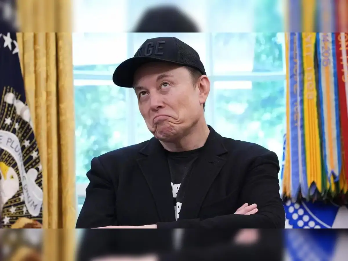 AWS outage: Elon Musk promotes X Chat, mocks Signal for dependency on Jeff Bezos company - The Economic Times