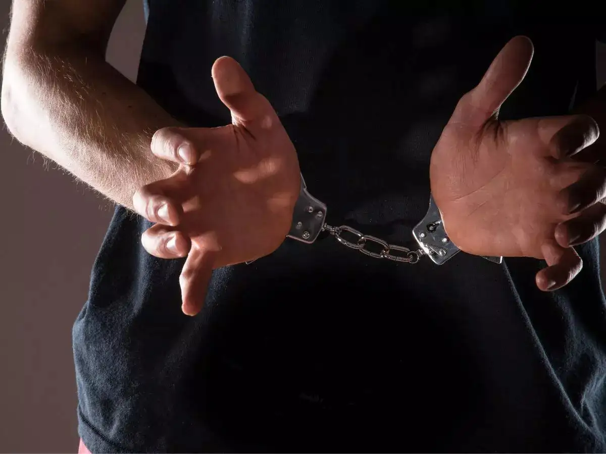 UK arrests hundreds of immigrants in illegal delivery rider crackdown