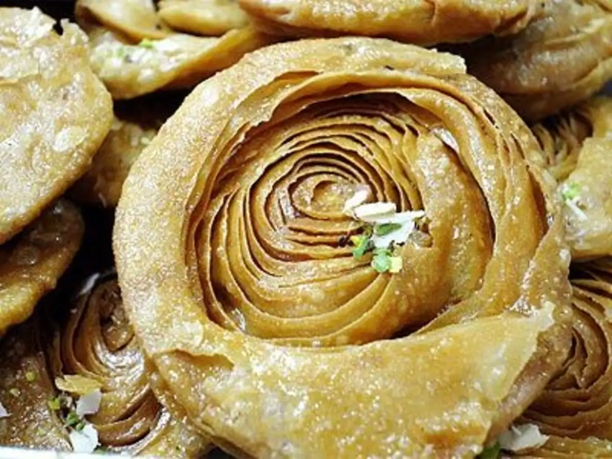 Bengal S Sweetmeat Makers Such As Kc Das Balaram Mullick Open Franchisee Outlets Sell Products Online The Economic Times Caterers in bangalore for small parties. bengal s sweetmeat makers such as kc