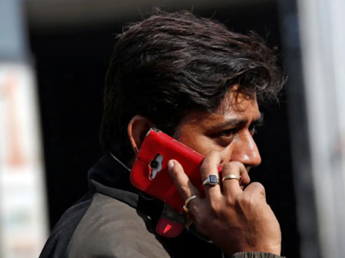4G smartphone: More basic phone users eye upgrade to 4G phone in India ...