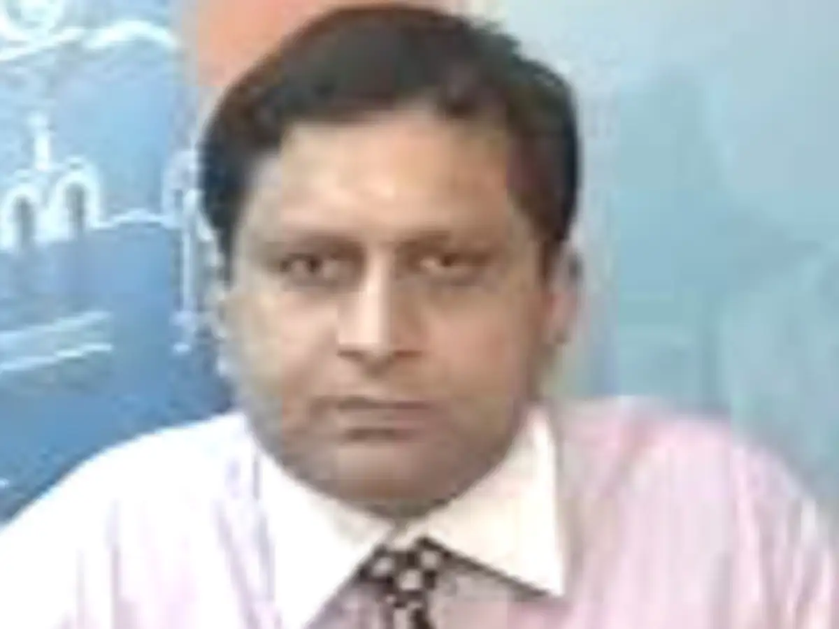 Advise investors to be cautious, as market close to life highs: Satish ...