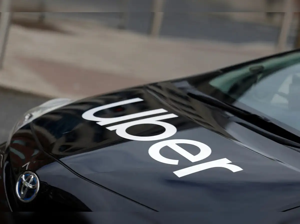 Taxi-hailing apps accused of scheming with Uber to inflate prices