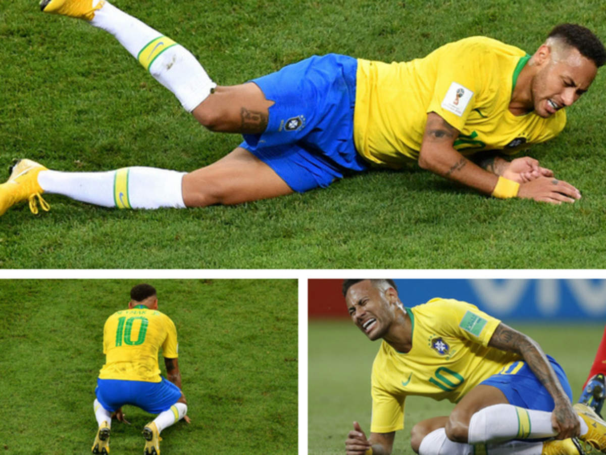 Neymar Revenge Mode When Neymar Took A Jibe At Critics By Teaching Kids To Fall And Roll The Economic Times
