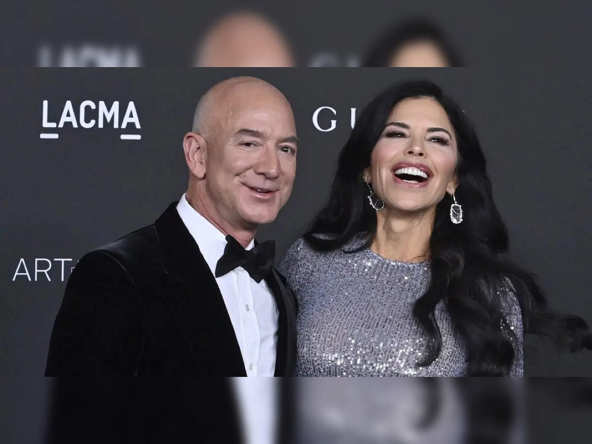 jeff bezos: Blacked out seeing the ring: Lauren Sánchez details romantic  proposal from Jeff Bezos - The Economic Times