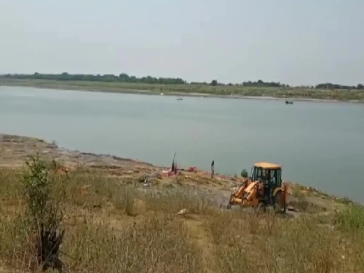Centre Asks States To Check Future Incidences Of People Dumping Bodies In Ganga Its Tributaries The Economic Times