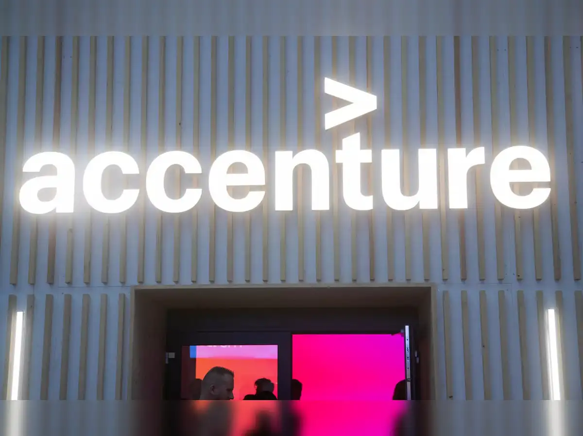 Accenture forecasts quarterly revenue below estimates