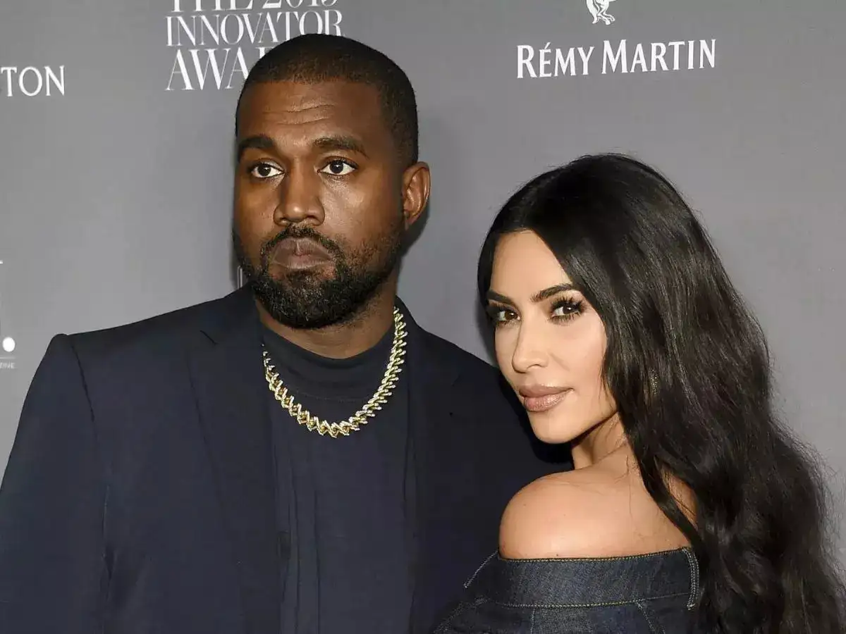 希少号　LOVE KIM KARDASHIAN knye wesw Kim Kardashian Shares Never-Before-Seen Photos With Kanye West
