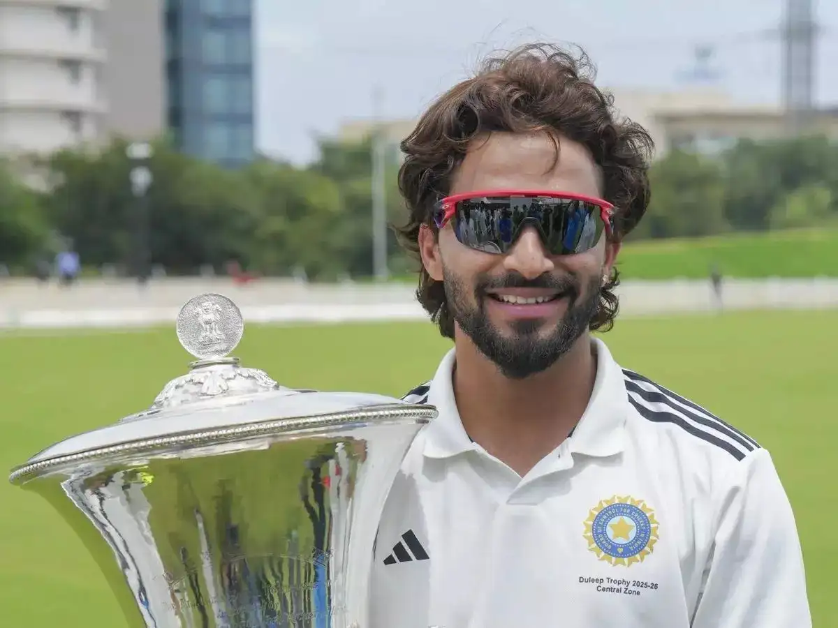 https://img.etimg.com/thumb/width-1200,height-900,imgsize-55804,resizemode-75,msid-123895132/news/sports/after-rcb-success-rajat-patidar-leads-central-zone-to-duleep-trophy-title-after-11-years.jpg
