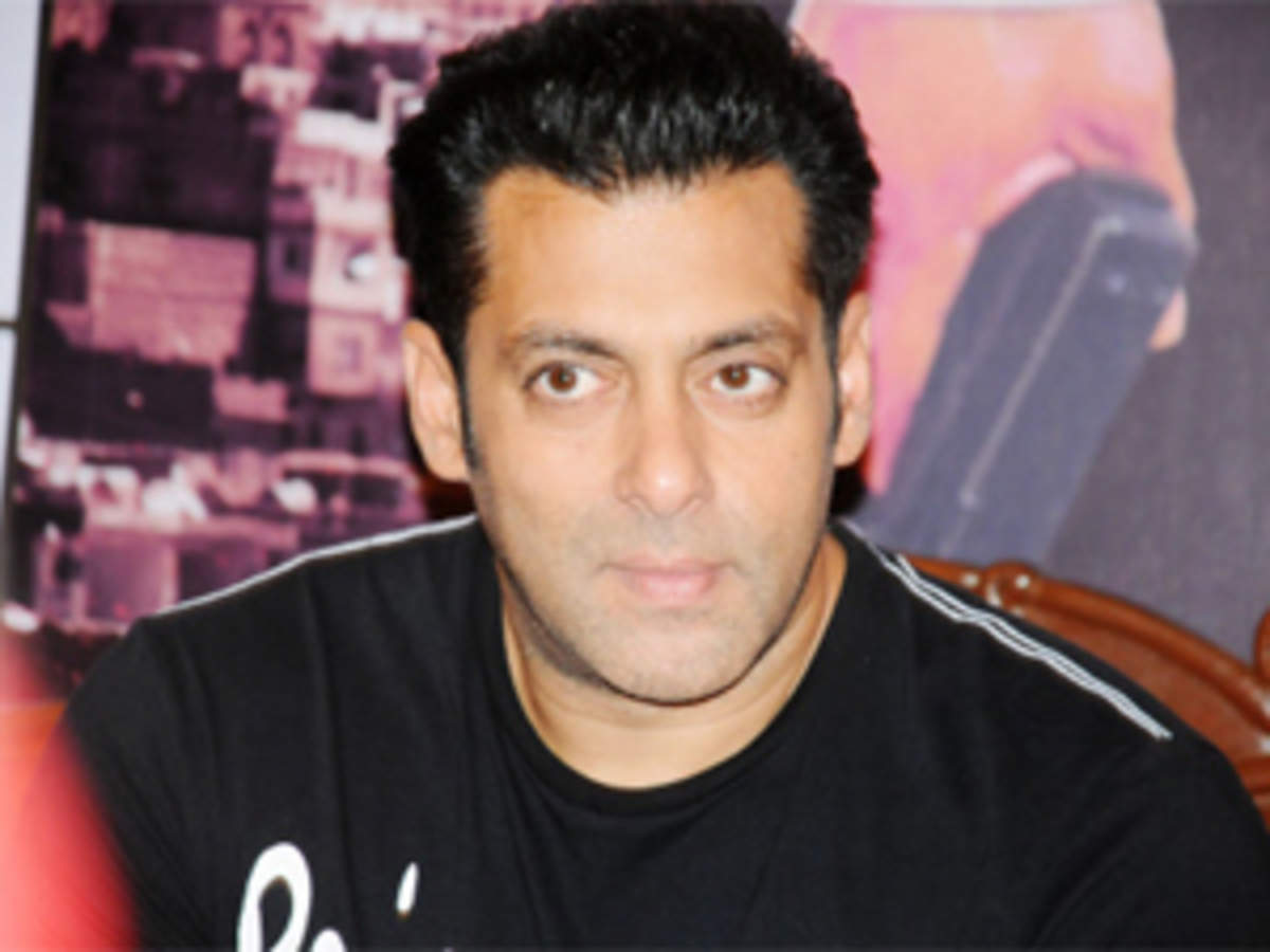 Salman Khan, the 'tiger' among Bollywood taxpayers, pays Rs 8 crore - The  Economic Times