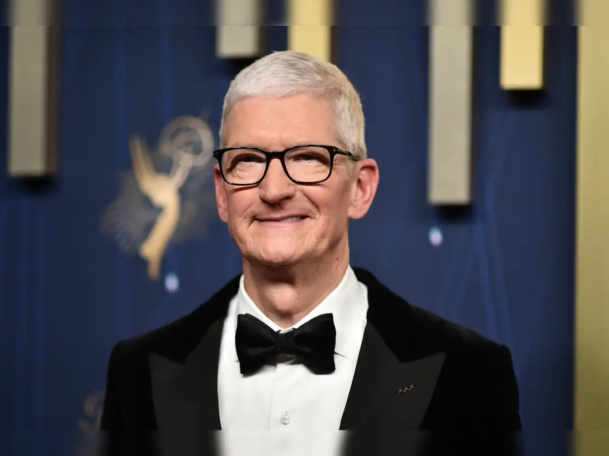 Apple's Tim Cook to step down as CEO in September