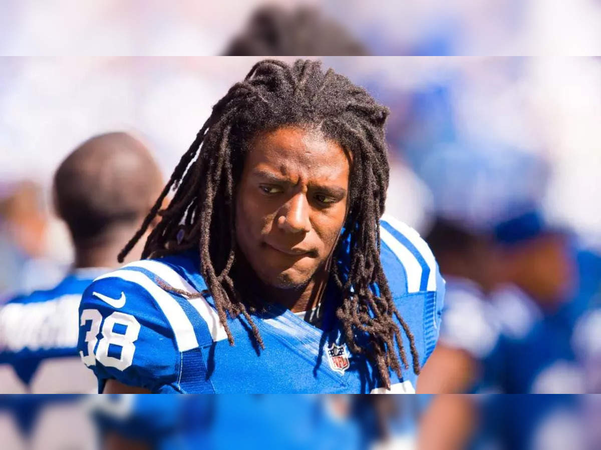 Police search for former Buffalo Bills player after mother found