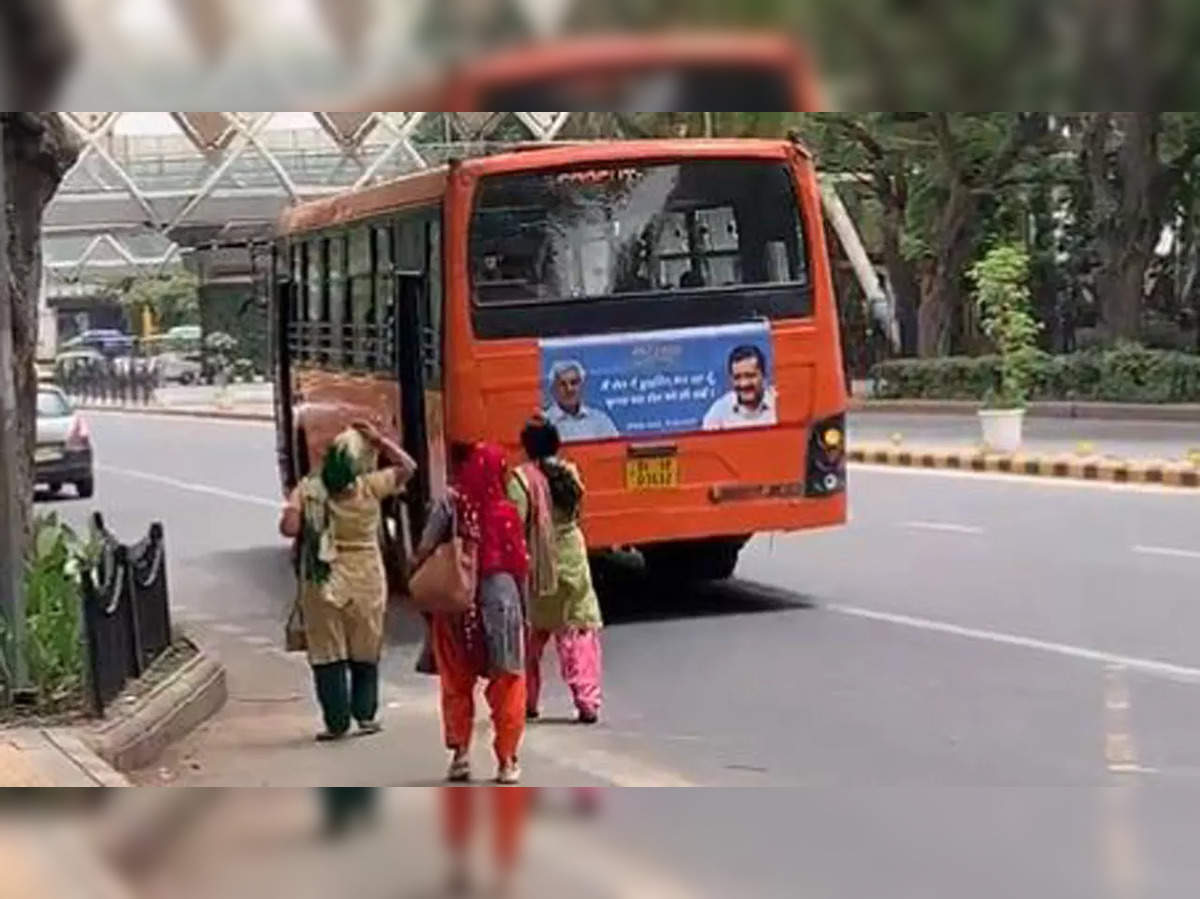 Delhi govt suspends bus driver after video shows him not halting for women  at bus stop - The Economic Times