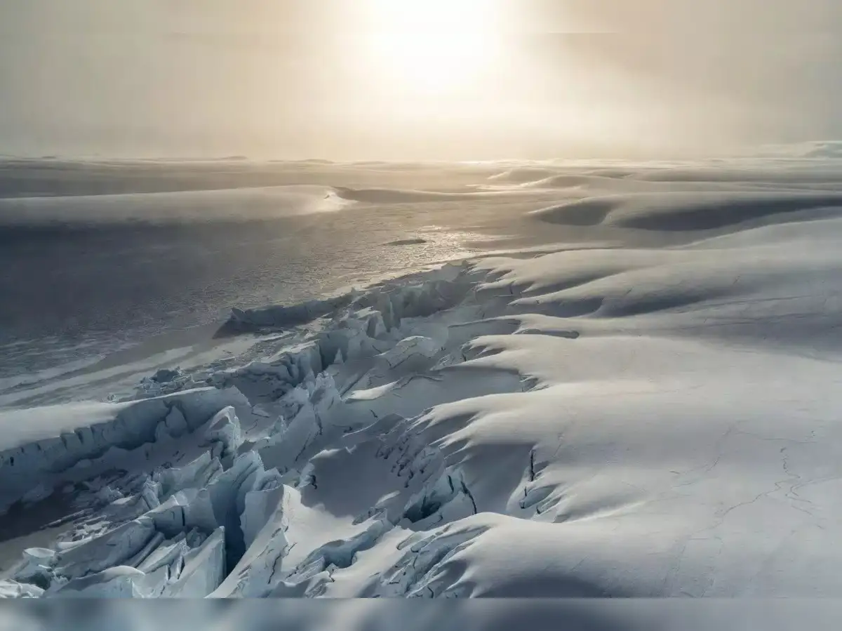 A new map reveals the landscape under Antarctica: 30,000 hills you never knew existed