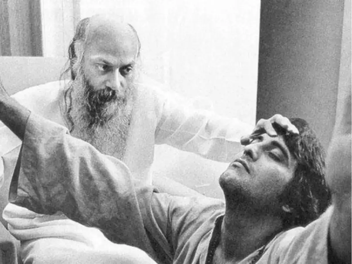 Dhurandhar star Akshaye Khanna’s father Vinod Khanna was ‘broken’ after he returned from his stint at Osho’s