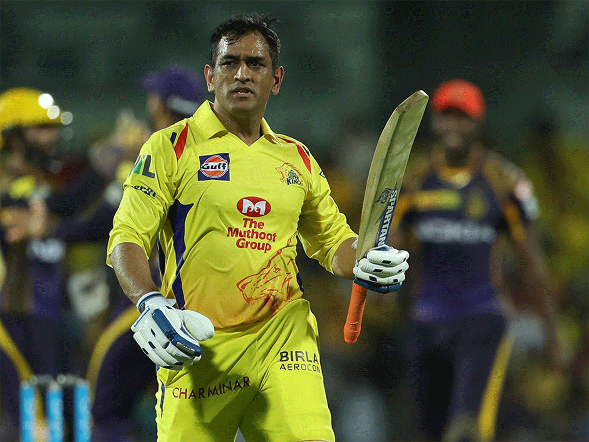 Dhoni's 'disrespectful' act in IPL playoffs tie lambasted by ex