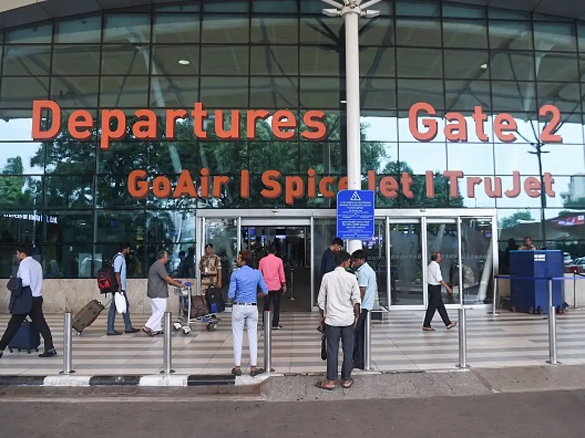 Mumbai Airport Main Runway To Be Partially Shut From November 4 To March 28 The Economic Times Mumbai airport runway closure is starting to become a yearly thing now.