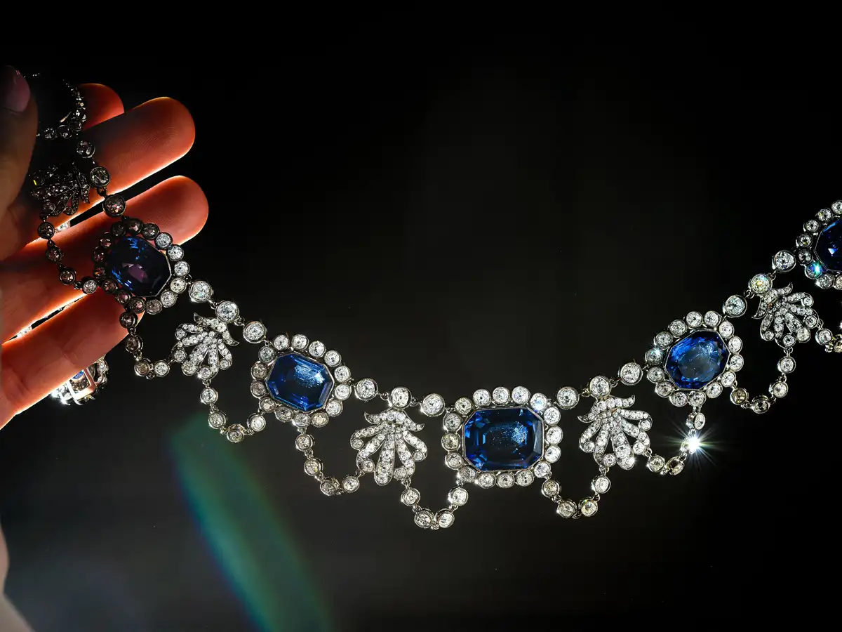 Sapphire-diamond jewellery set once 