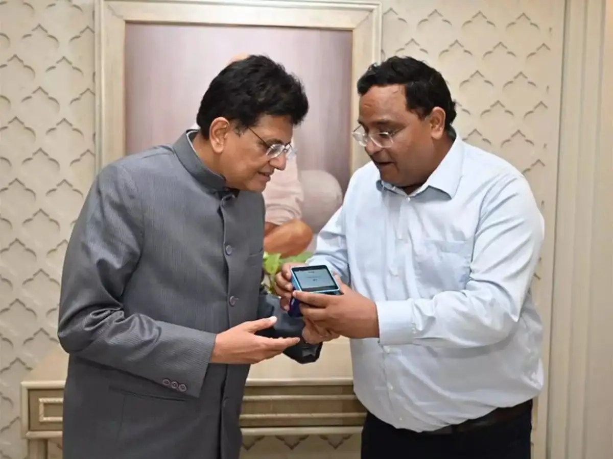 Vijay Shekhar Sharma showcases Made-in-India Paytm AI soundbox to Piyush Goyal - The Economic Times