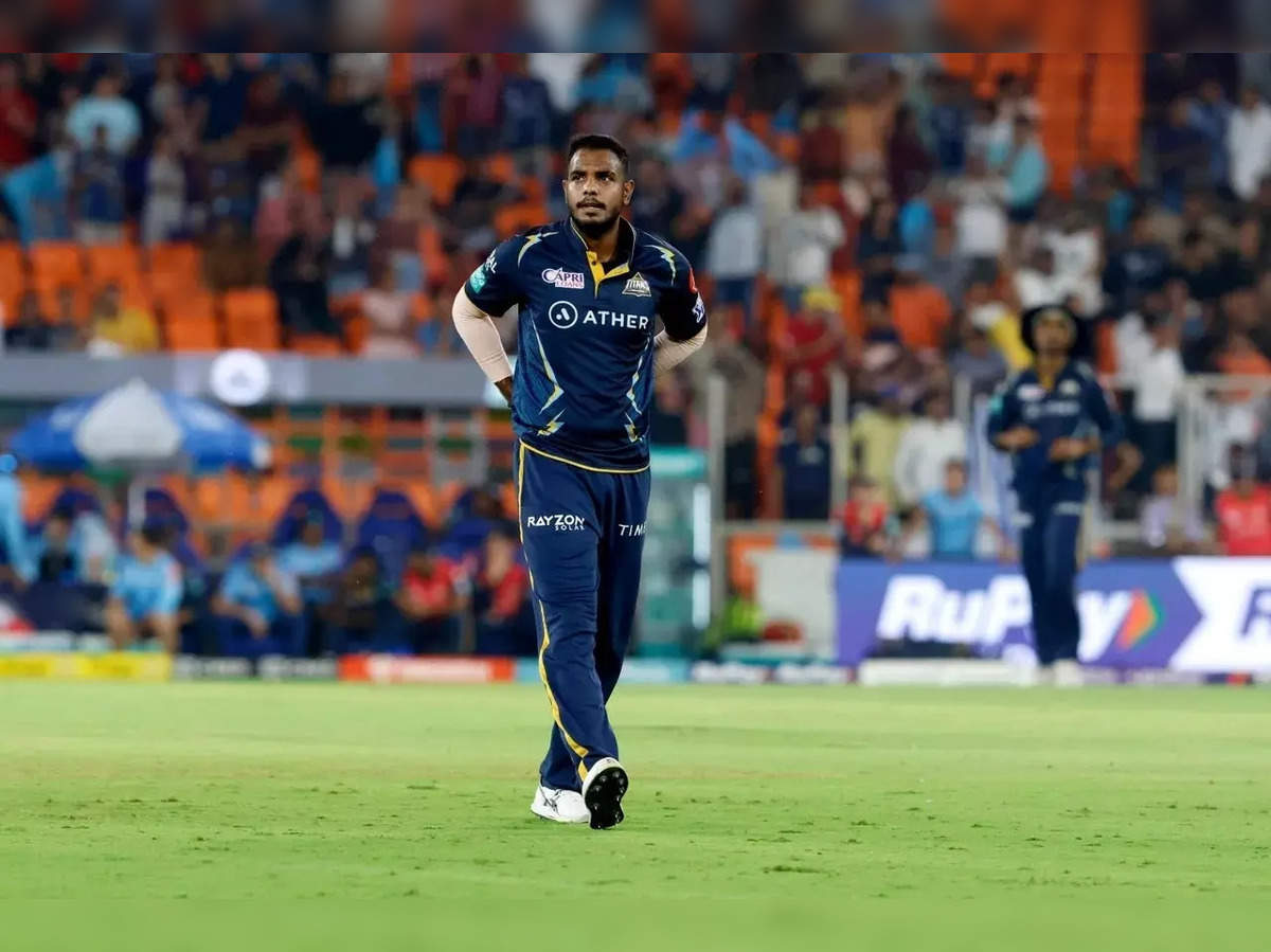 Yash dayal: IPL 2023: Yash Dayal's condition reportedly 'not good', lost 7-8 kilos weight. Here's why - The Economic Times