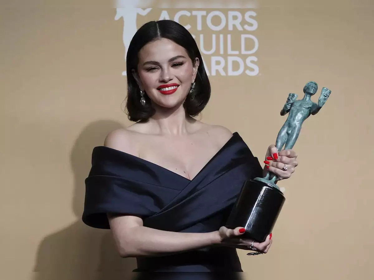 Imagem de conteúdo da notícia "SELENA GOMEZ É ELEITA "MULHER DO ANO" NO BILLBOARD LATIN WOMEN IN MUSIC 2025" #1