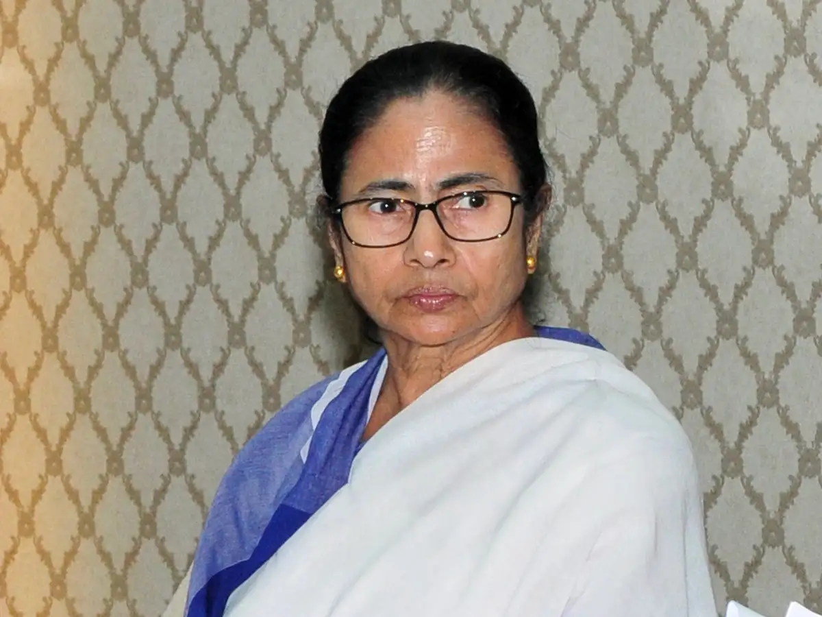 West Bengal Cm Mamata Banerjee S Biography Hits The Shelves The Economic Times