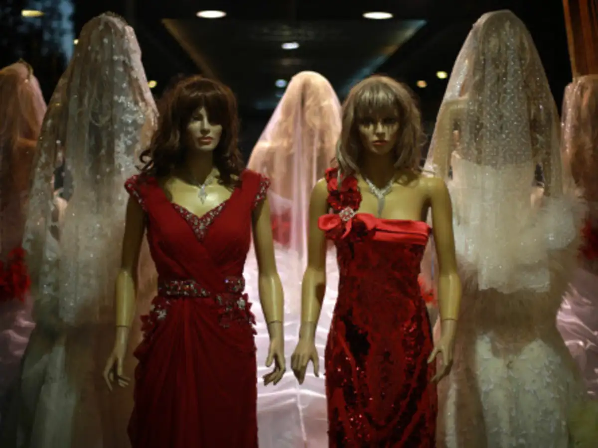 Sale Garments Displayed On Mannequins Sell 43 Faster Say Retailers The Economic Times The challenge requires participants to a desi wedding party is something that one would find completely at odds with such a concept as it is an occasion characterised by liveliness and razzmatazz. sale garments displayed on mannequins