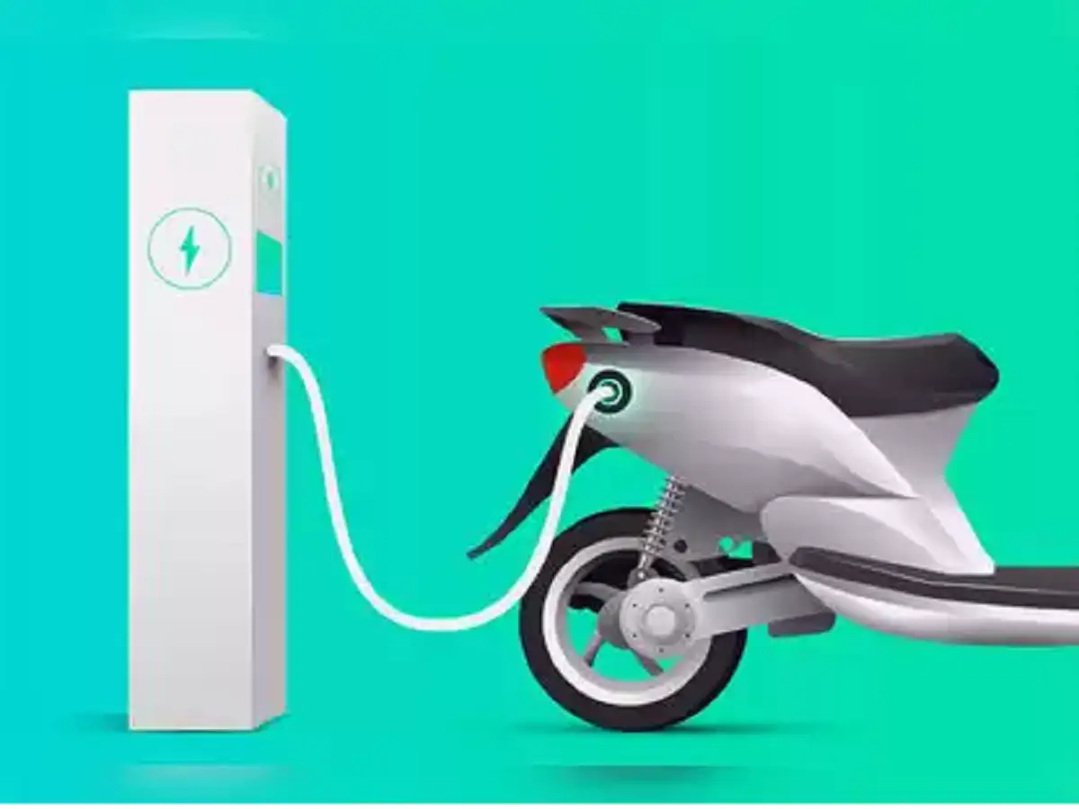 Electric Two-Wheeler Makers Face Sales Collapse Due to Violation of FAME-II Subsidy Norms