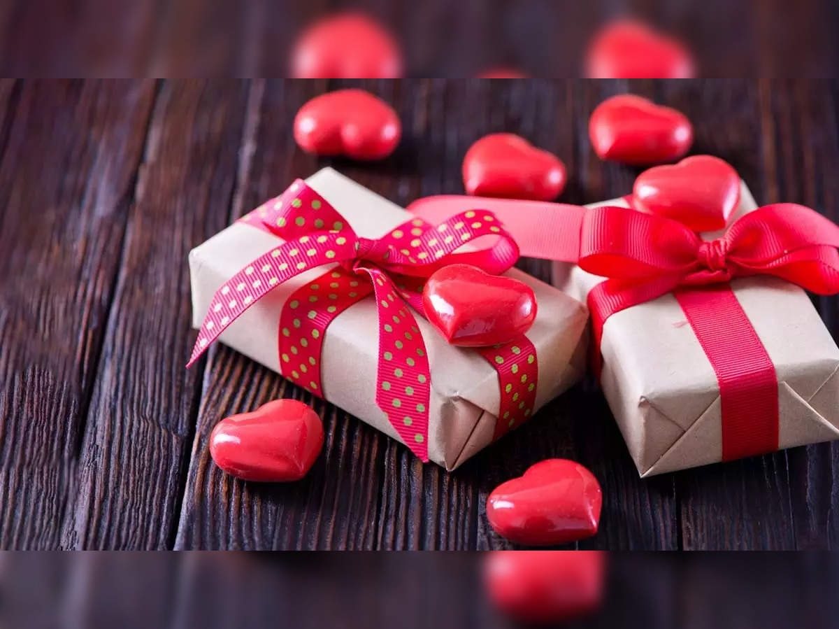 valentines day gifts for men under 1000 thoughtful and affordable presents