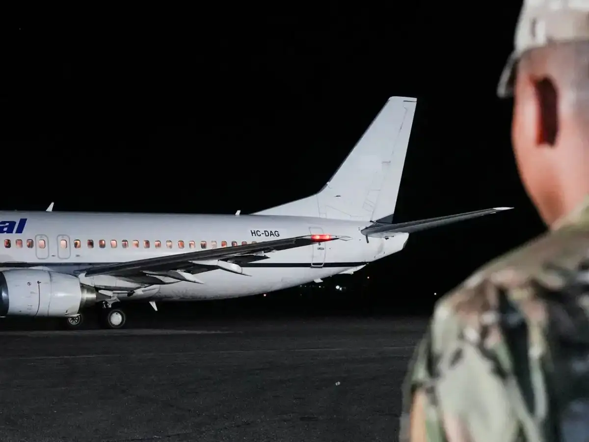 Caracas airport to resume commercial flights on September 1 after earthquake damage