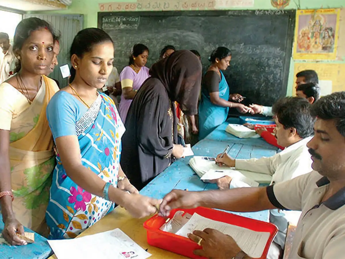 West Bengal planning to opt out of Centre's 'One Nation, One Ration Card'  scheme - The Economic Times