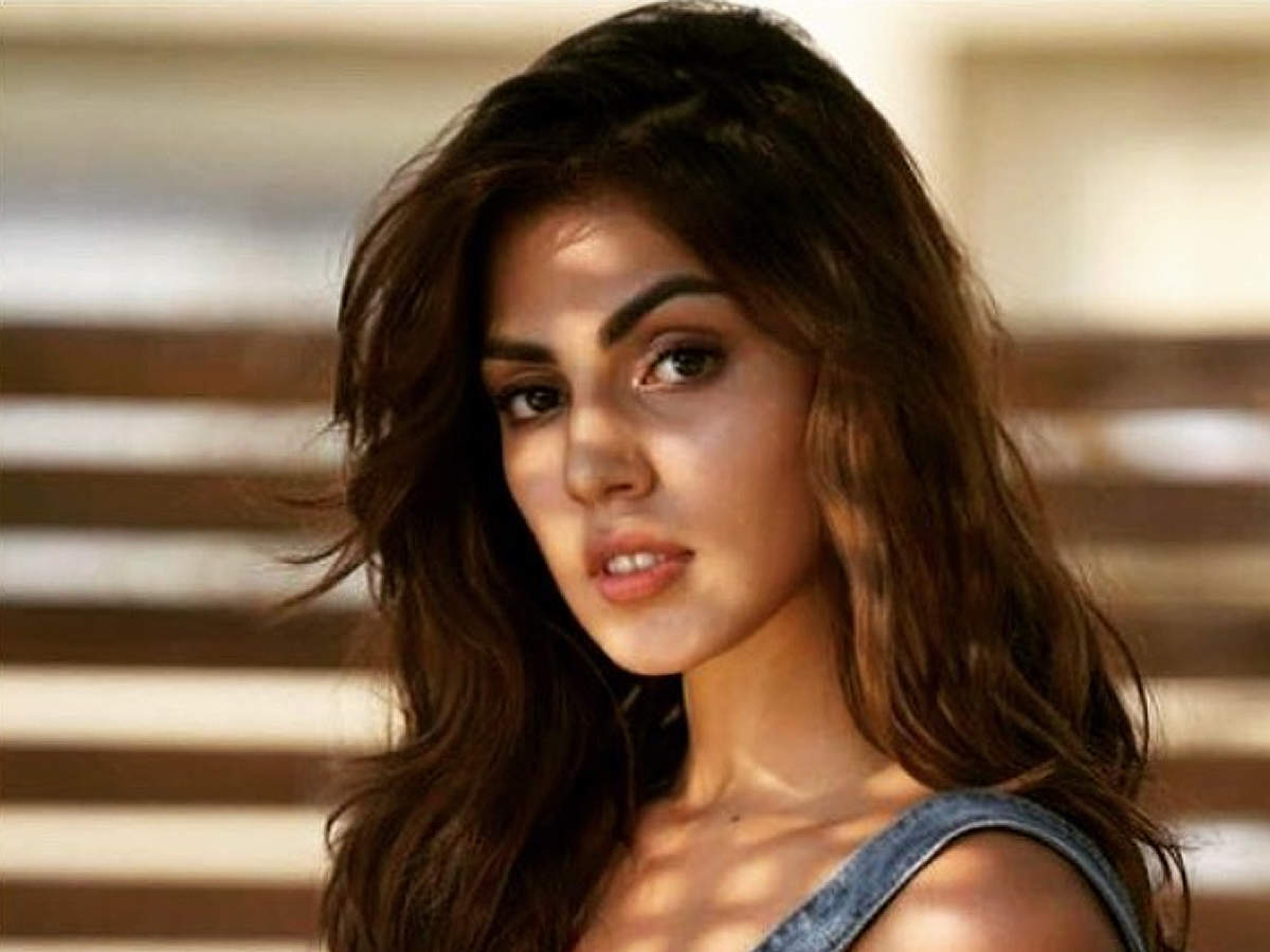 Rhea Chakraborty Sushant Singh Rajput Death After Request Refused Rhea Chakraborty Deposes Before Ed In Mumbai The Economic Times