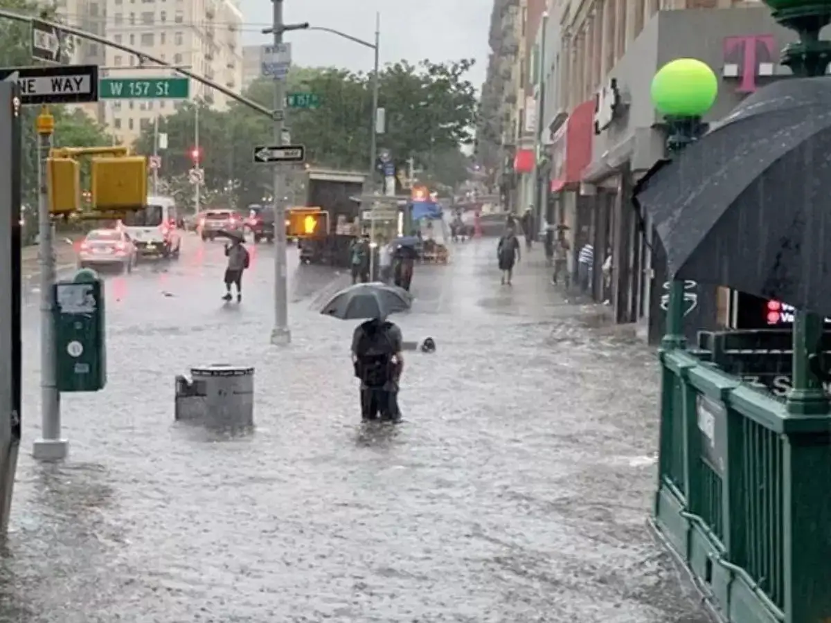 Subways services delayed, over 1200 flights cancelled as heavy storms hit New York, New Jersey - The Economic Times