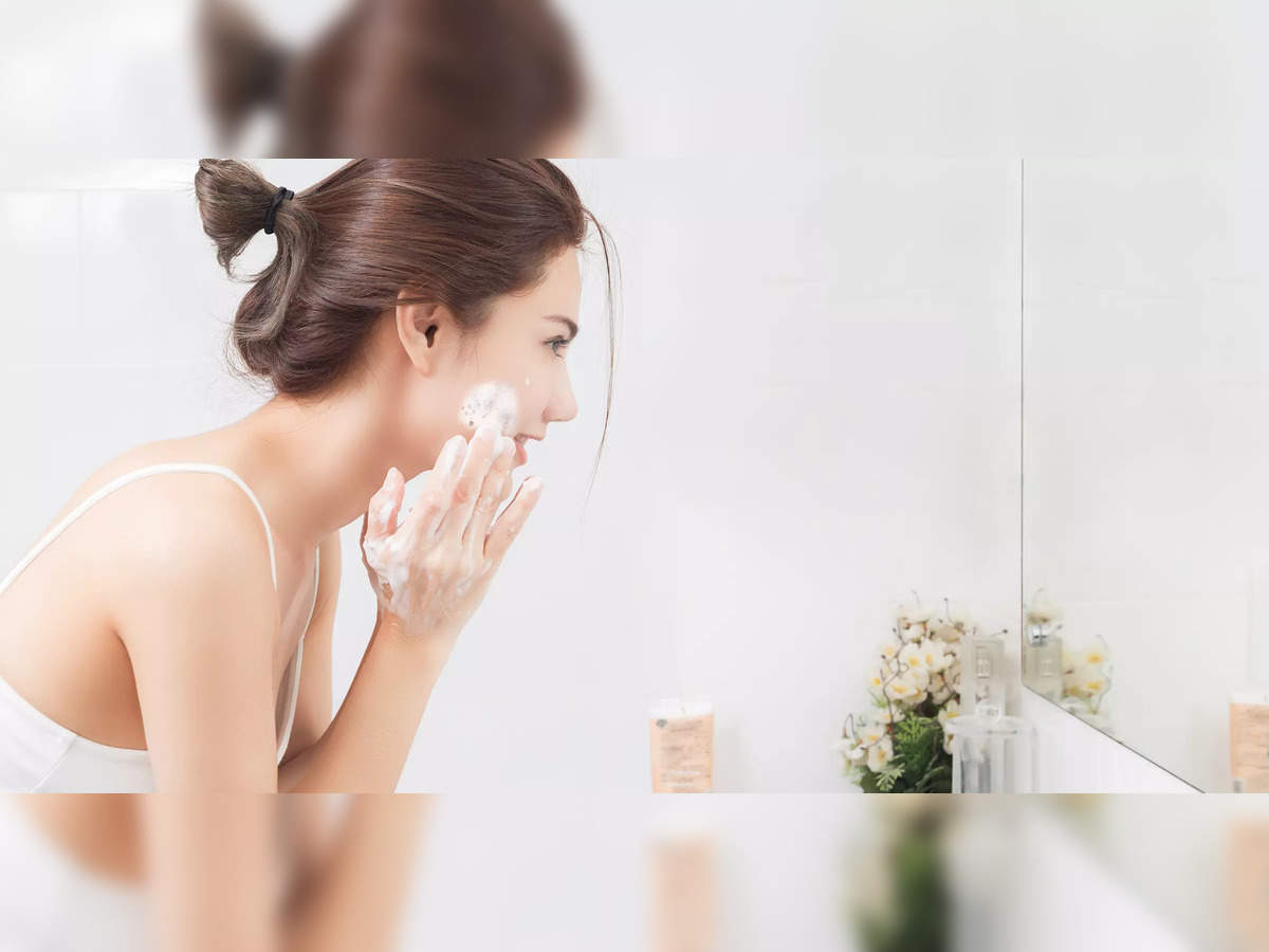 Face Wash: Best-Selling Face Washes for Women for Skin Types - The Economic  Times