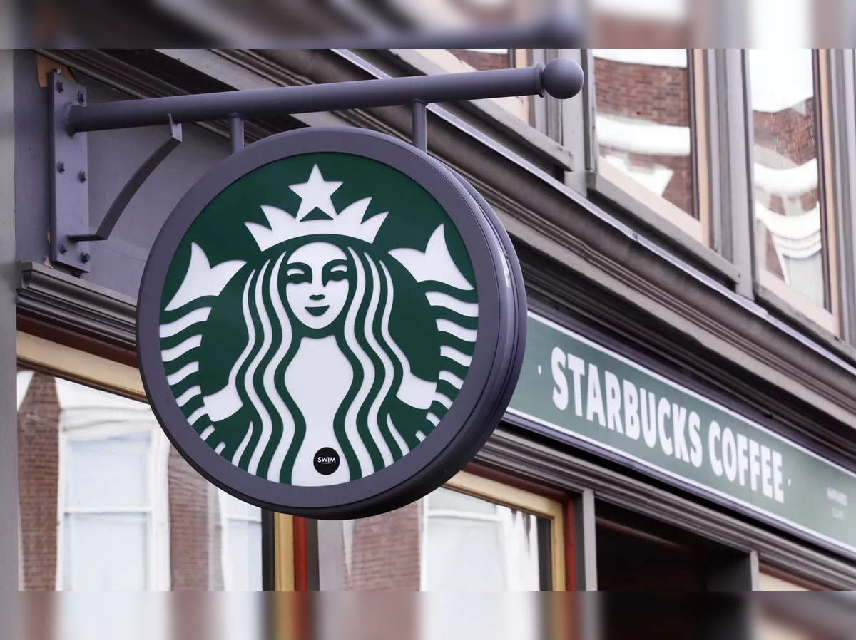 Starbucks' grande-sized sales drop in China squeezes profits