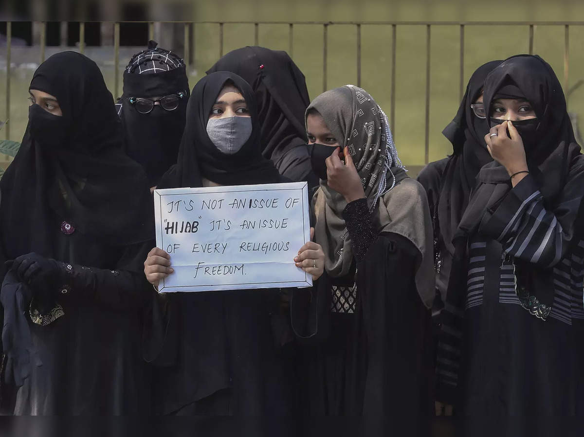 karnataka: Muslim girls request HC to allow them to wear hijab ...