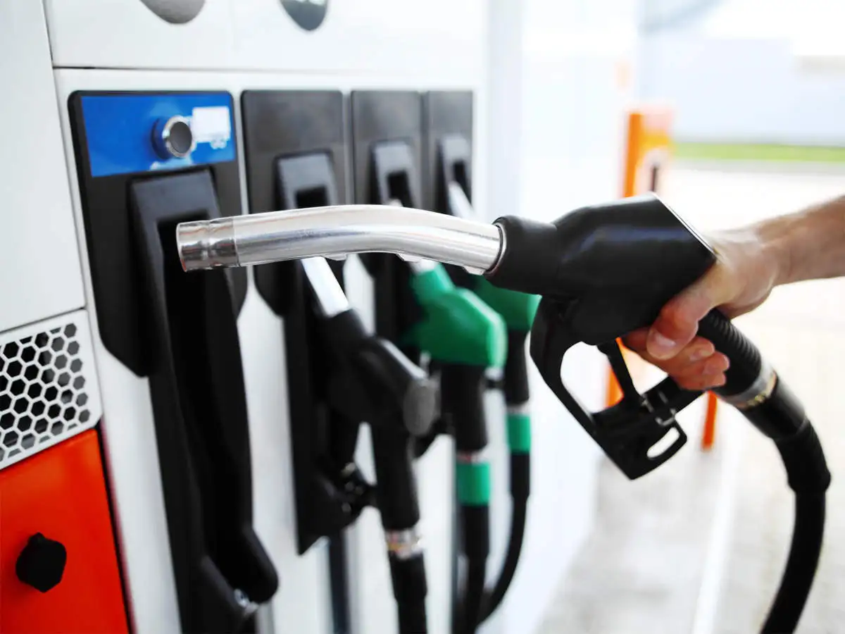 Petrol, diesel prices go for pause, relief likely ahead - The Economic Times