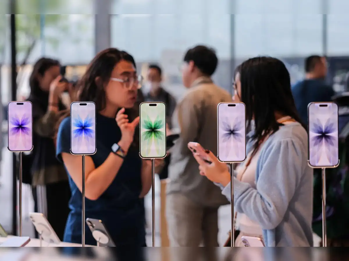 iPhone boom powers India’s electronics exports to record highs, set to overtake petroleum - The Economic Times