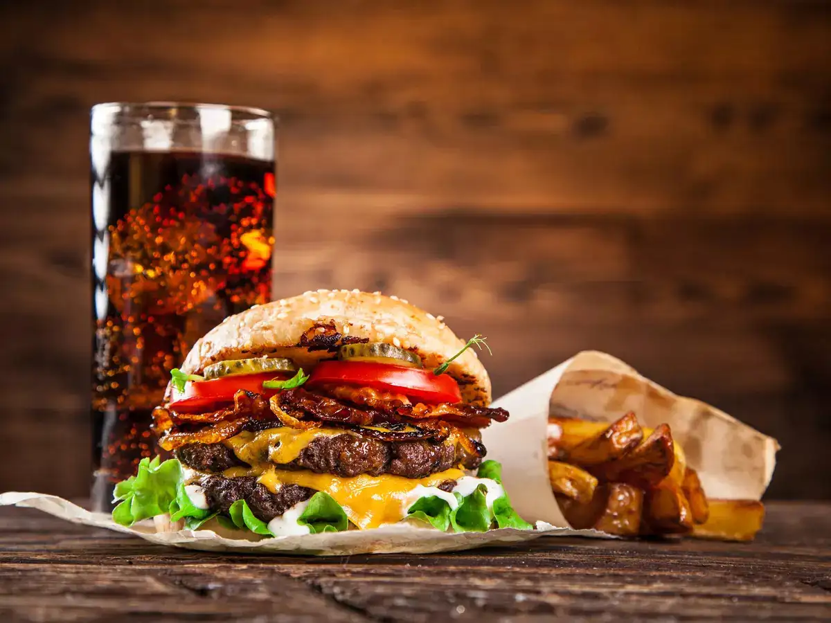 Keep burgers, pizzas & soft drinks at bay! Ultra-processed foods can up  cancer risk, says study - The Economic Times